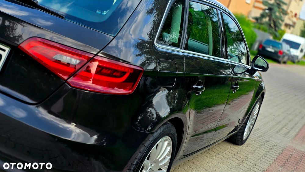 Audi A3 Sportback 1.4 TFSI Ambiente - 14