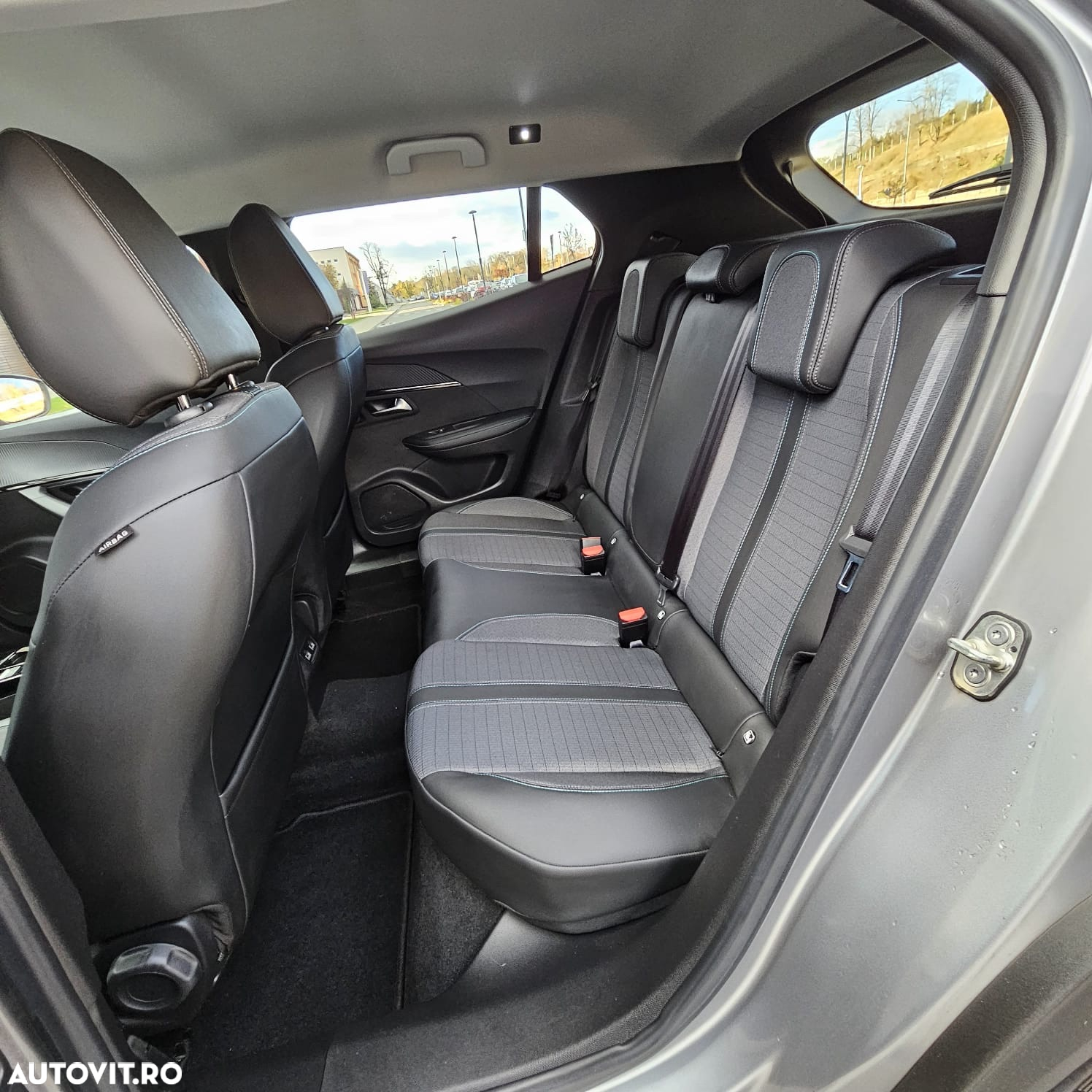 Peugeot 2008 1.5 BlueHDI 130 S&S EAT8 Allure - 16