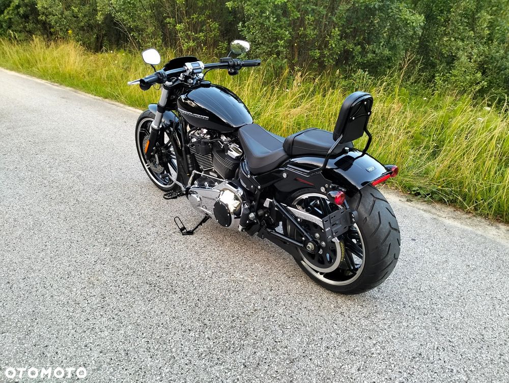Harley-Davidson Softail Breakout - 7