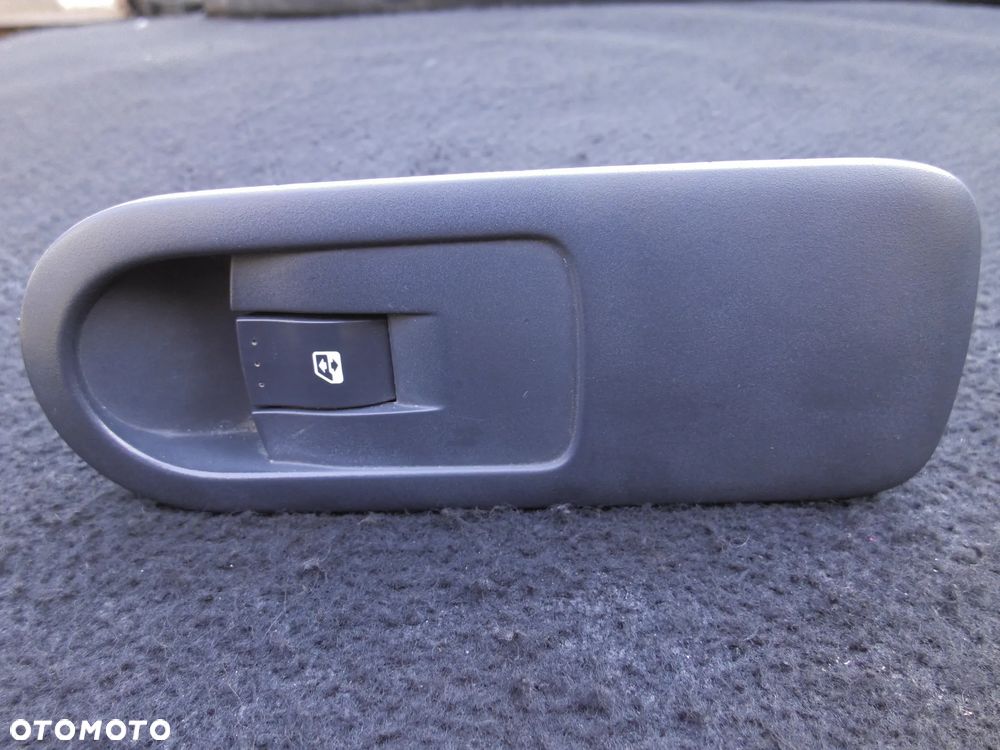 RENAULT SCENIC II PANEL STEROWANIA PRZEŁĄCZNIK SZYB PRZEDNI PRAWY PRZÓD 219860 156013740 POSIADA - 1