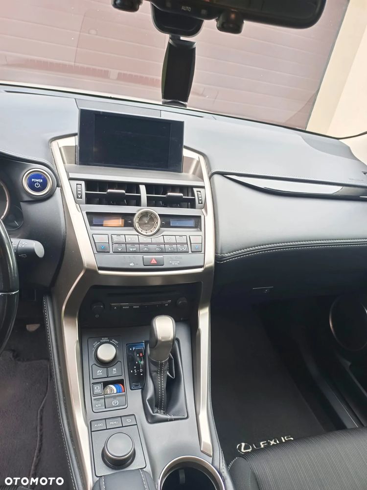 Lexus NX 300h - 6