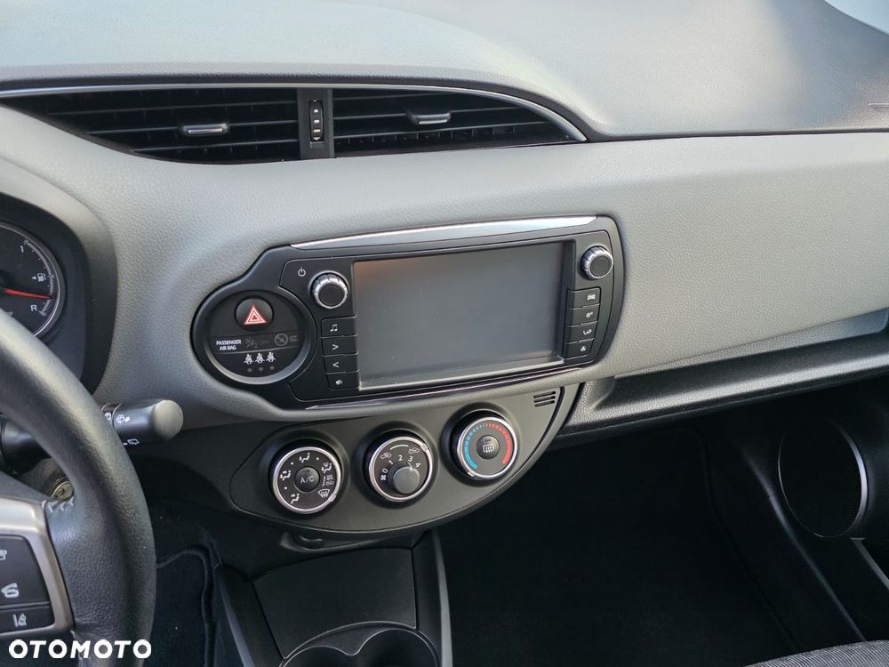 Toyota Yaris 1.0 Premium - 16