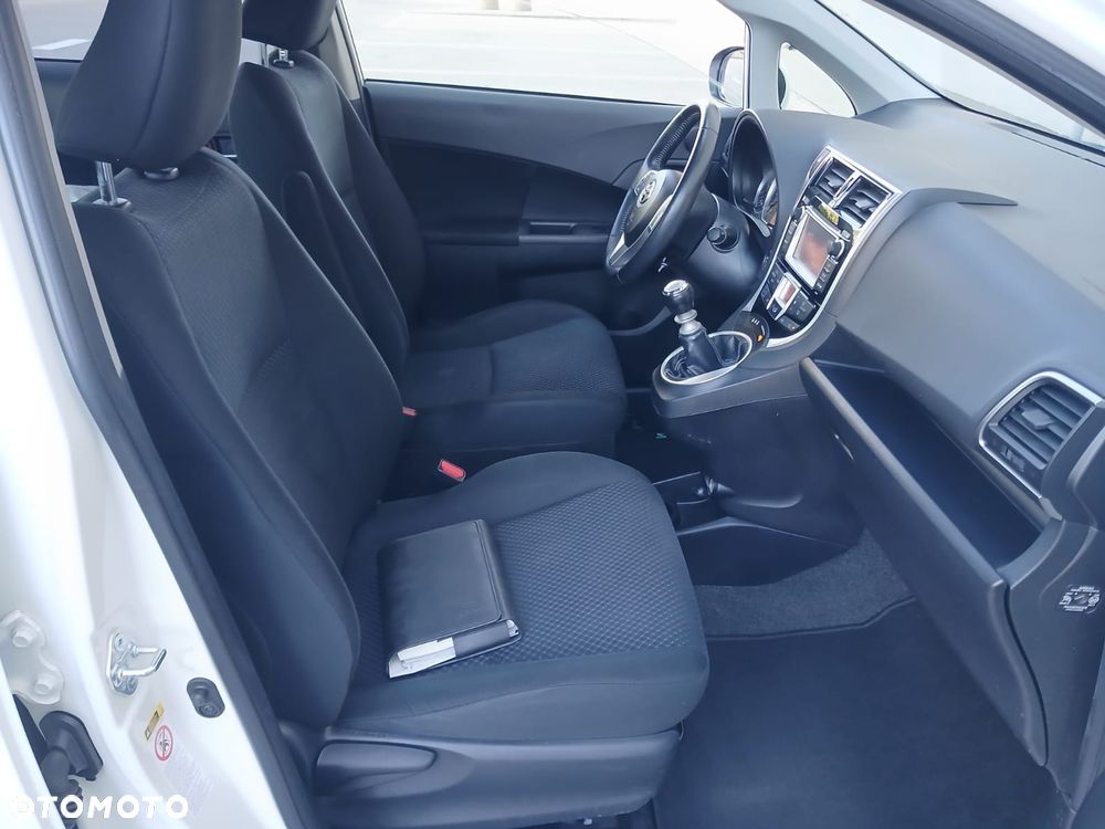Toyota Verso S 1.33 VVT-i Start-Stop Club - 25