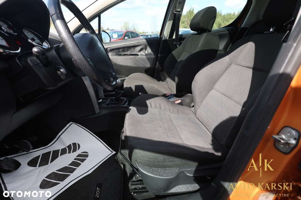 Peugeot 207 - 36