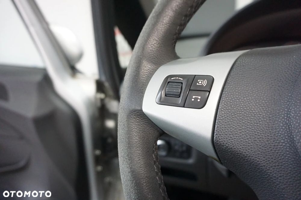 Opel Corsa 1.2 16V Cosmo - 30