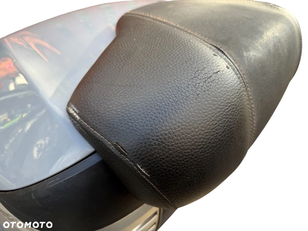 Kufer schowek Piaggio MP3 350/500  14-21R - 9