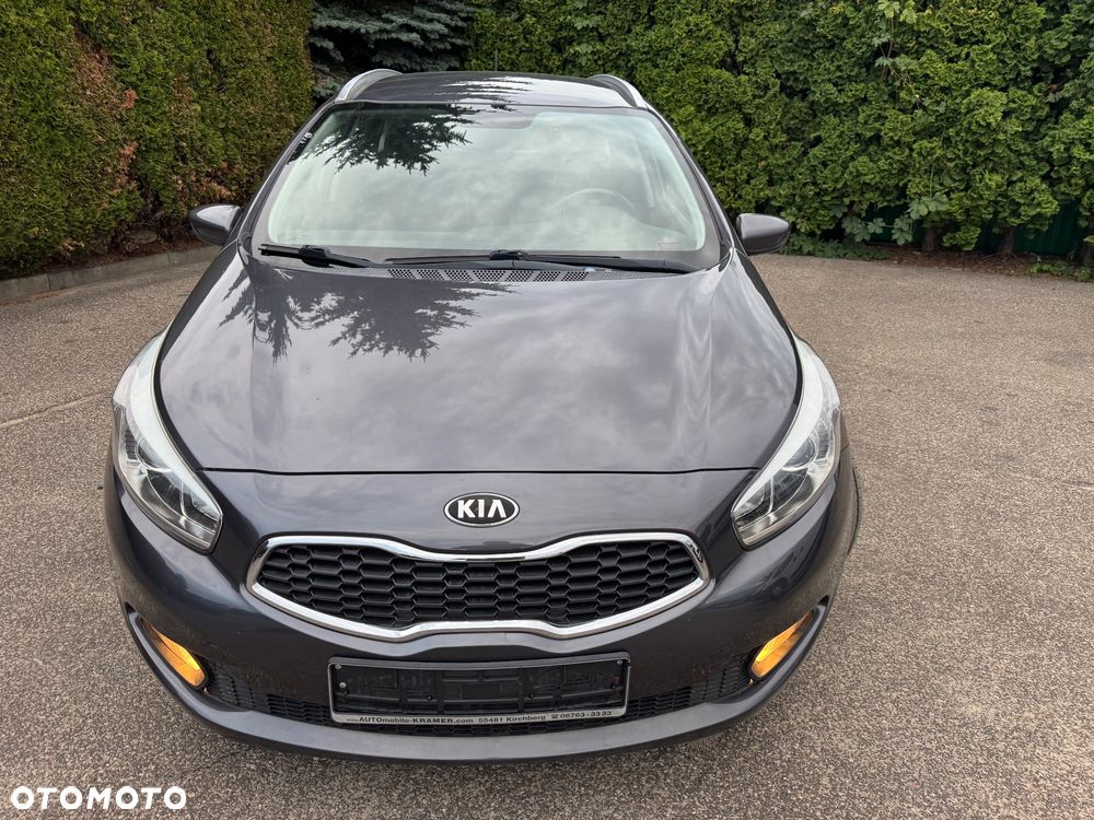 Kia Ceed 1.6 GDI ISG Dream Team Edition - 4