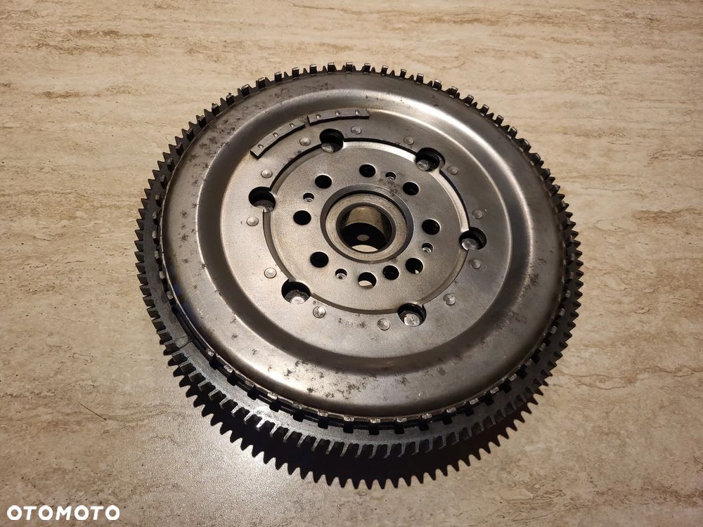 Koło zamachowe dwumasowe manualna (240mm, bez łożyska prowadzącego; bez zestawu śrubowego  FORD MONDEO III, TRANSIT; JAGUAR X-TYPE I 2.0D 10.00-12.09 - 1