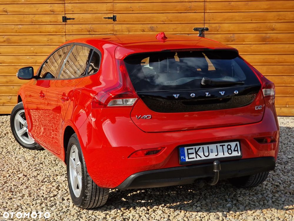 Volvo V40 D2 R-Design - 4