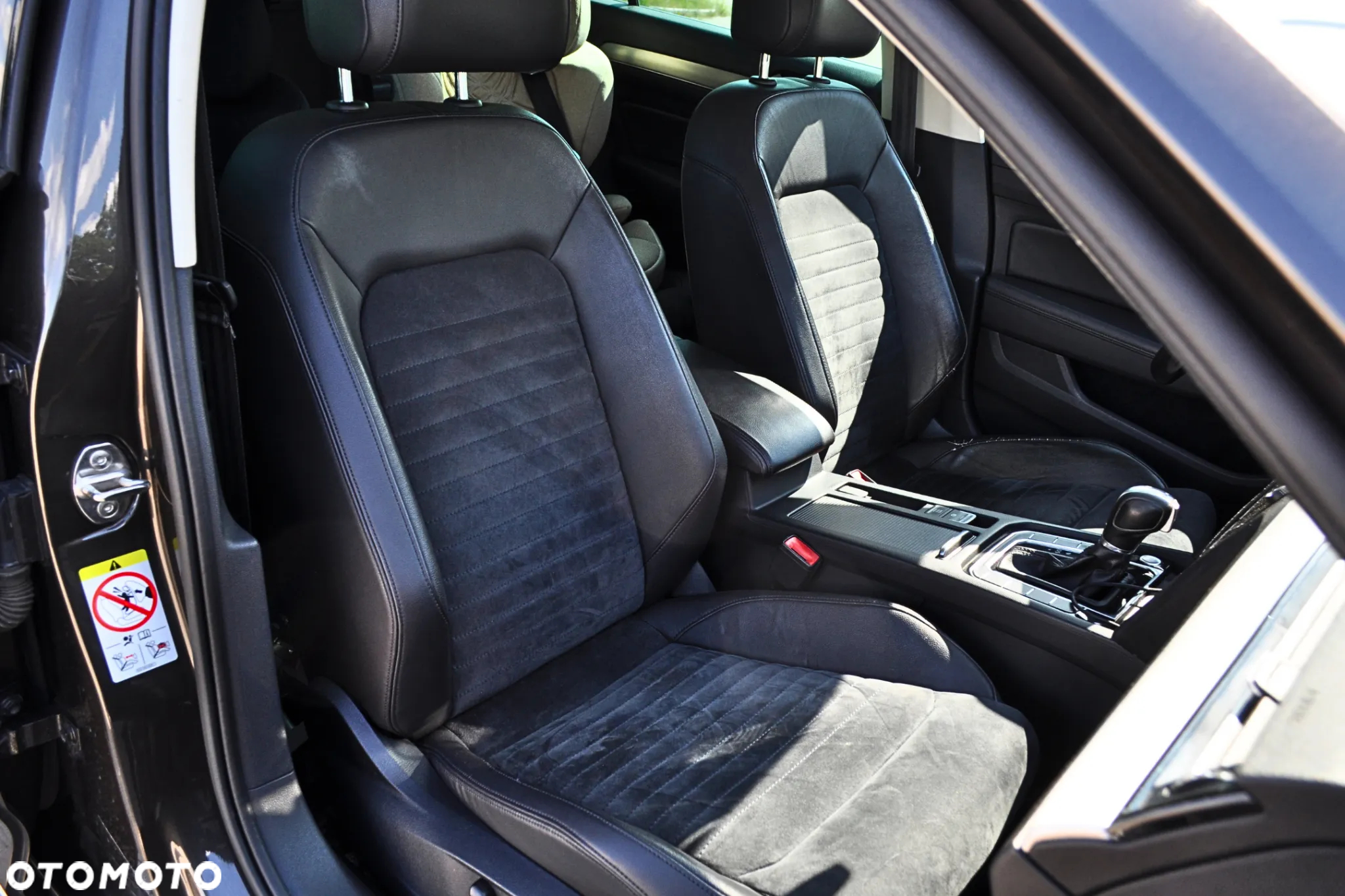 Volkswagen Passat Variant 2.0 TDI SCR 4Motion DSG Highline - 22