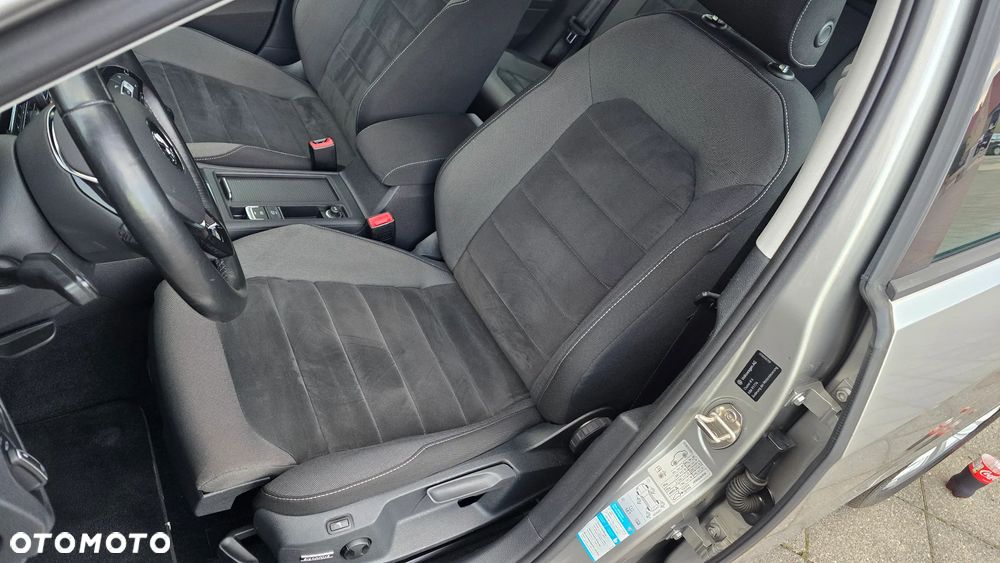 Volkswagen Golf - 21