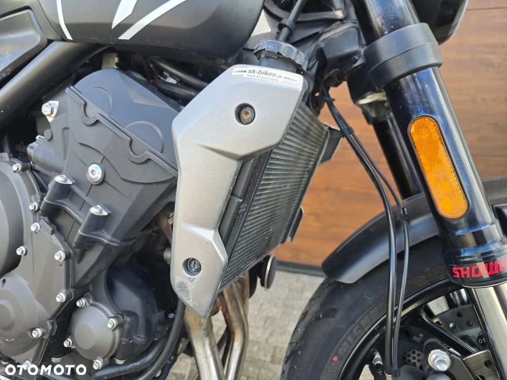 Triumph Trident - 9