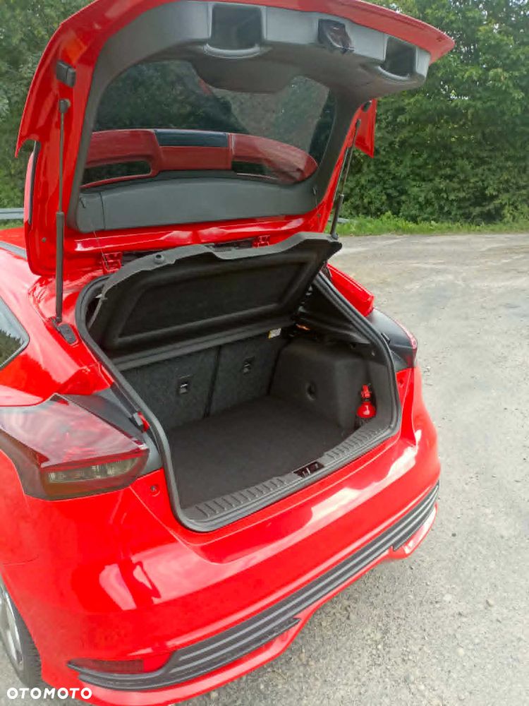 Ford Focus - 8