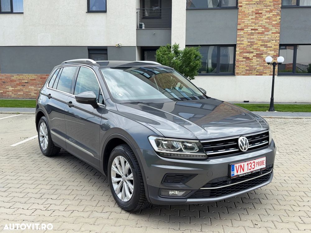 Volkswagen Tiguan - 1