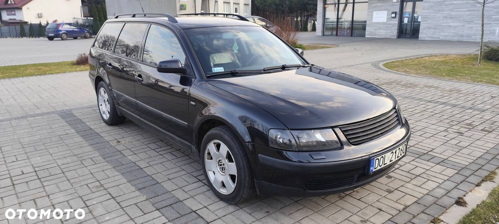 Volkswagen Passat 2.3 V5 Highline - 2