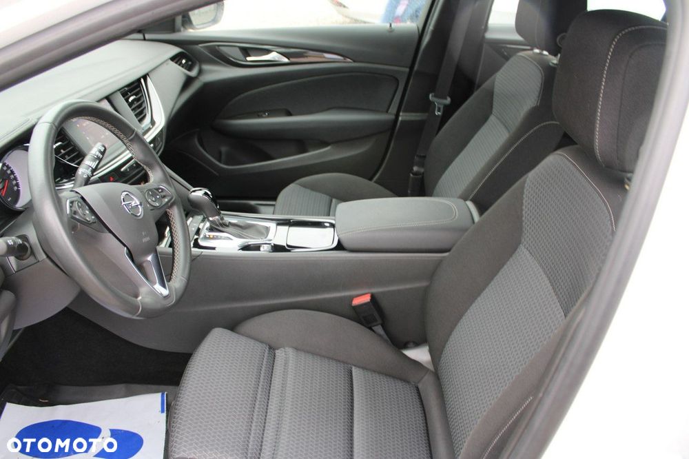 Opel Insignia - 12