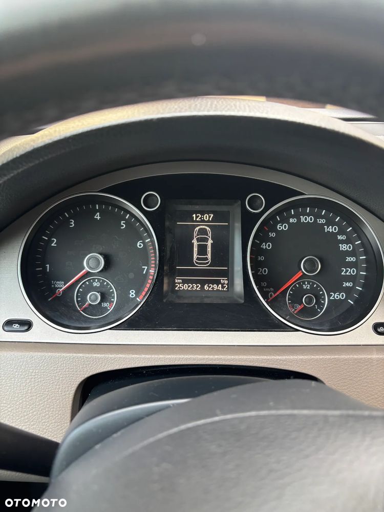 Volkswagen Passat 1.8 TSI Comfortline - 11