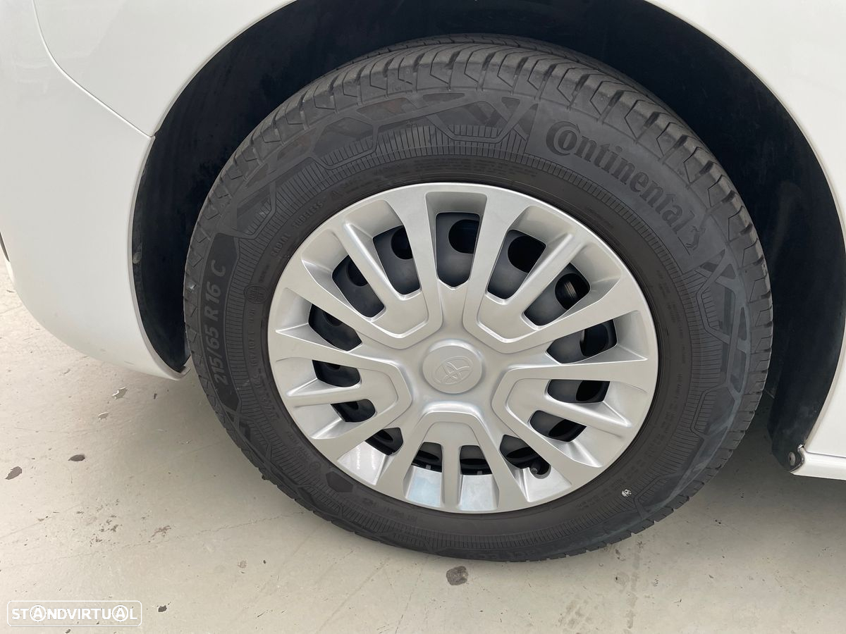 Toyota Proace Verso 1.5 D-4D L2 1.2T Comfort 9L - 16