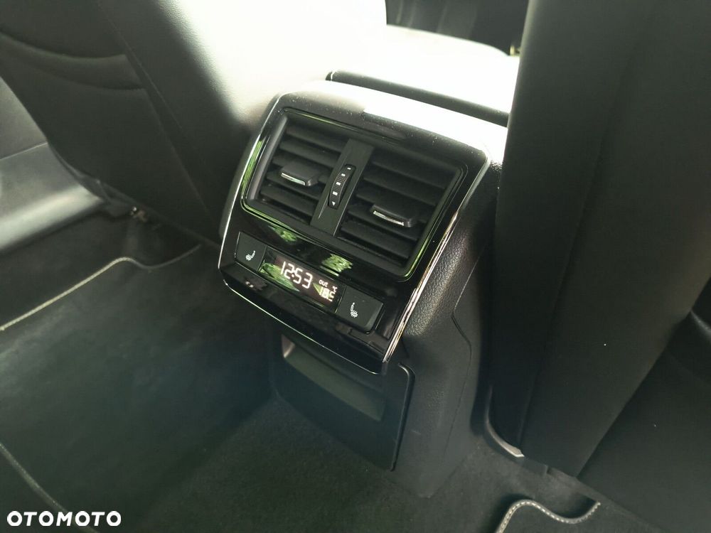 Skoda Superb 2.0 TDI SCR Sportline DSG - 22