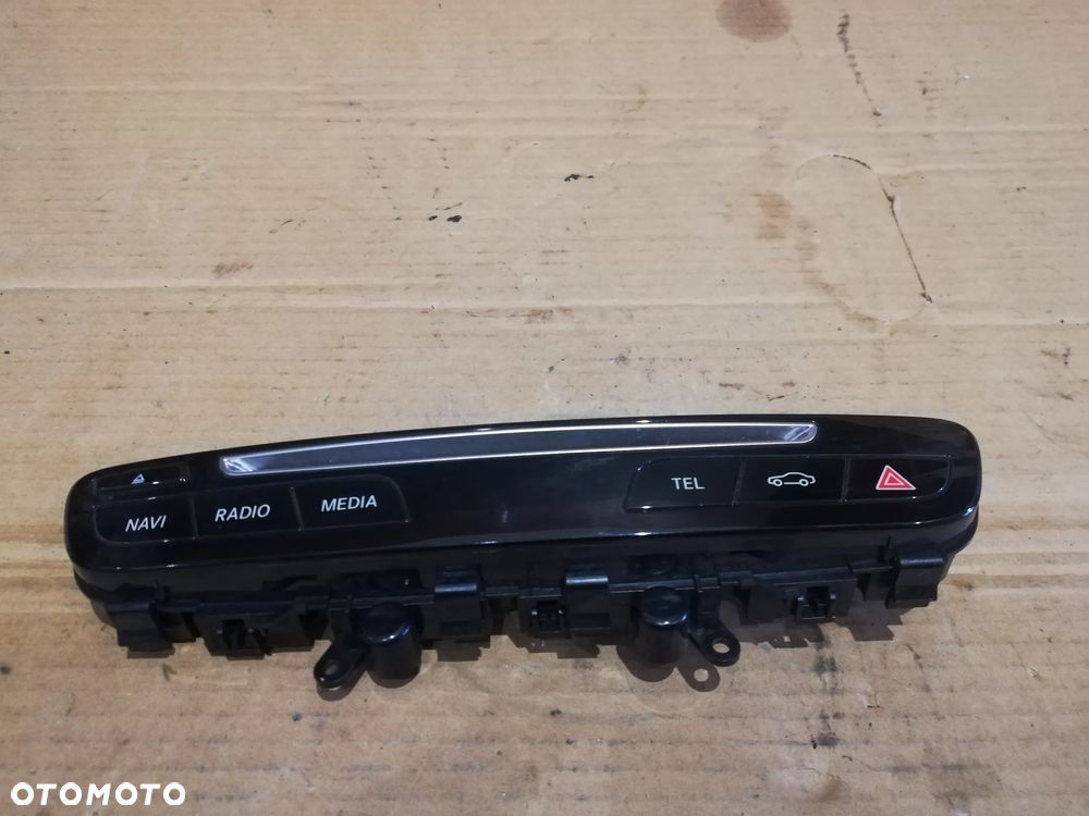 Mercedes W205 Przełącznik Panel Radia A2059053601 - 1