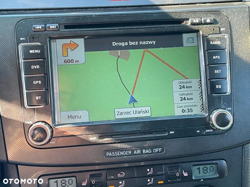 Volkswagen Passat - 4