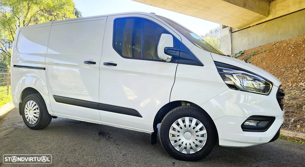 Ford Transit Custom L1H1 2.0 TDCI IVA DEDUTIVEL - 2
