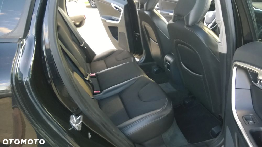 Volvo XC 60 T5 AWD Geartronic Momentum - 13