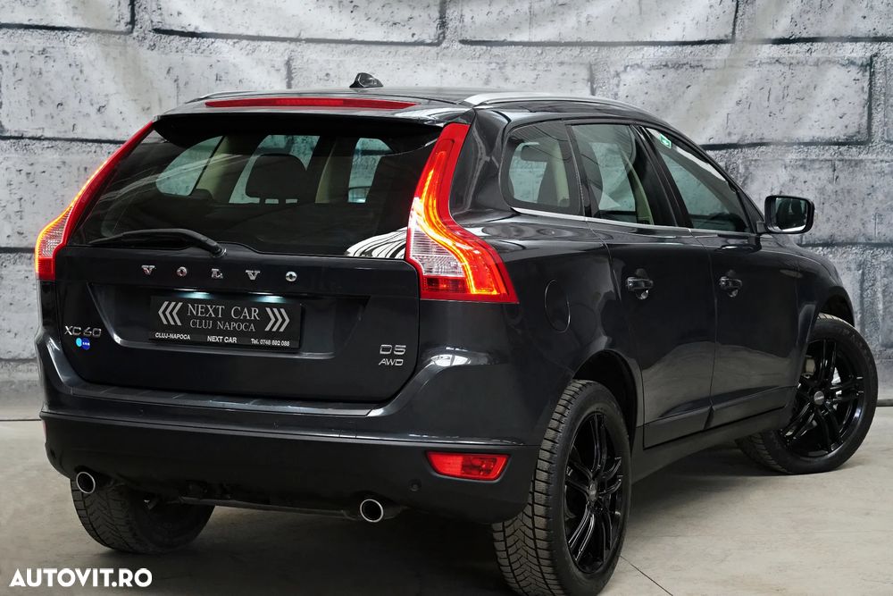 Volvo XC 60 D5 AWD Geartronic Summum - 6