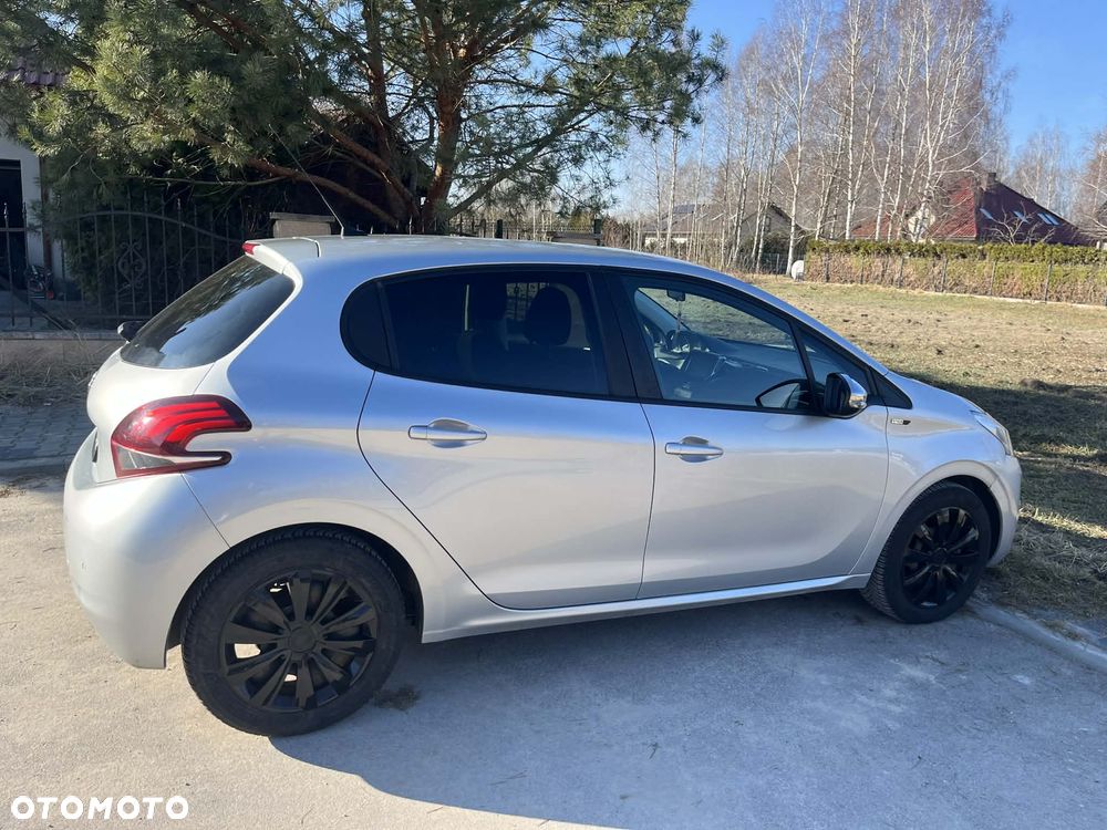 Peugeot 208 - 9