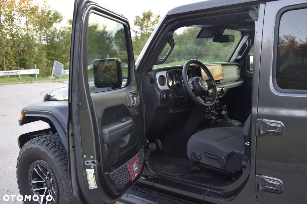 Jeep Wrangler - 27