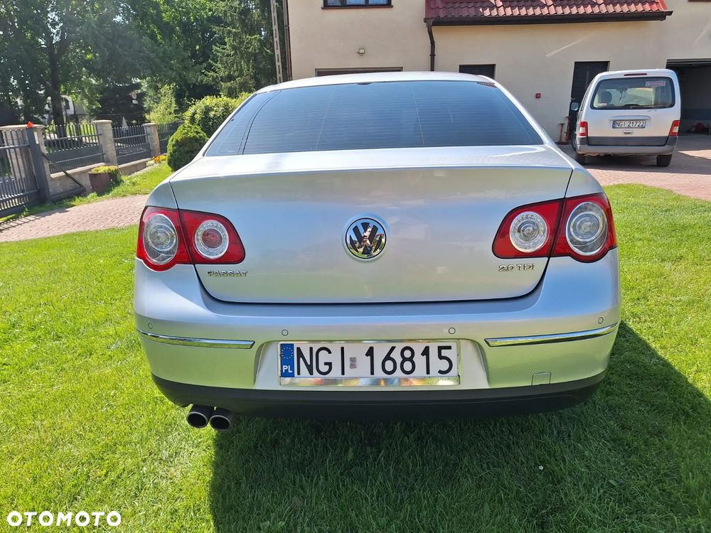 Volkswagen Passat 2.0 TDI Highline - 2