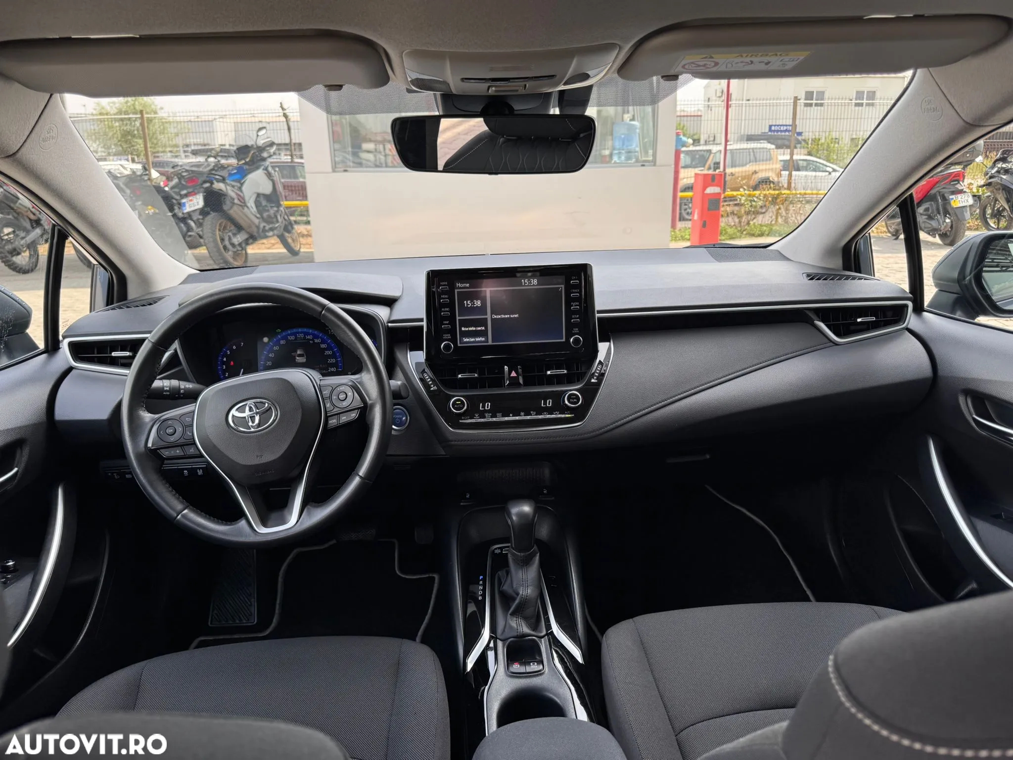 Toyota Corolla 1.8 HSD Business - 13