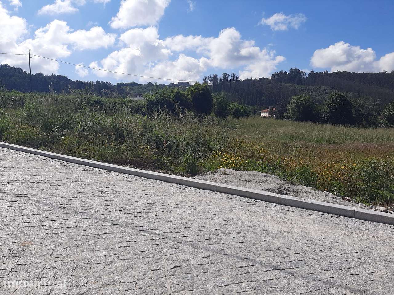 Vende Terreno Junto estrada nacional Bustelo - Grande imagem: 2/22