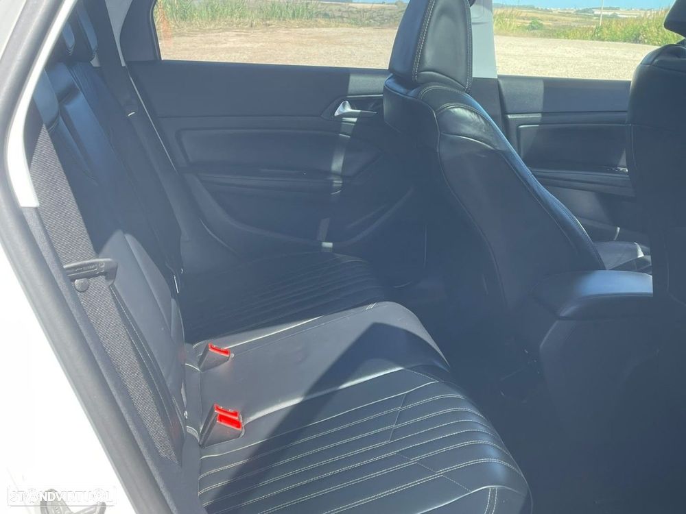 Peugeot 308 1.6 BlueHDi Allure EAT6 - 29