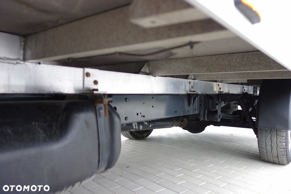 Iveco Daily 35-160 Automat HI-Matic Kontener 4.20 M +Winda 750 kg. Klima Kamera Ledy - 15