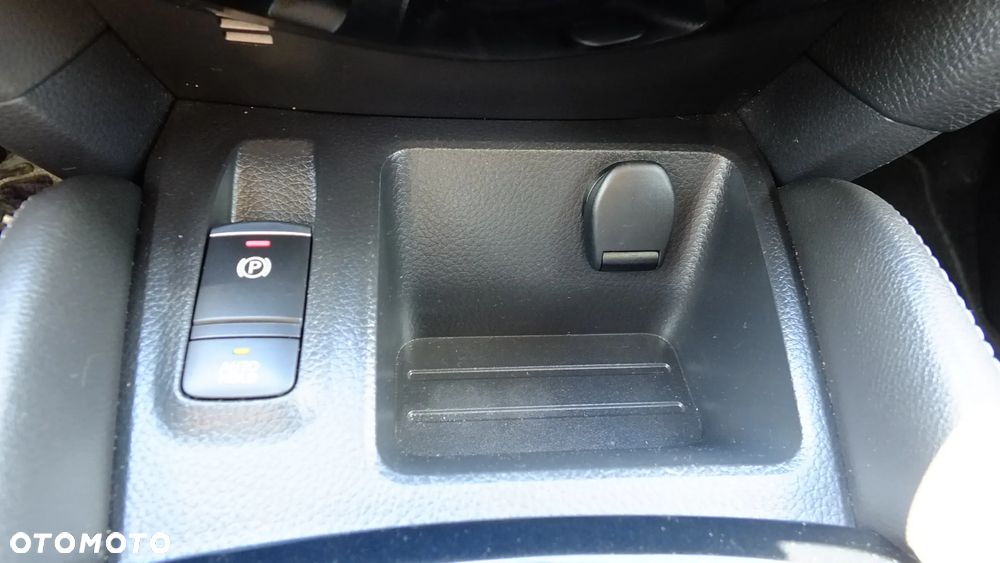 Nissan Qashqai 1.2 DIG-T N-Connecta EU6 - 24