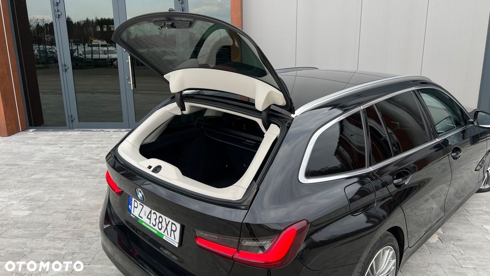 BMW Seria 3 320d xDrive Luxury Line - 19