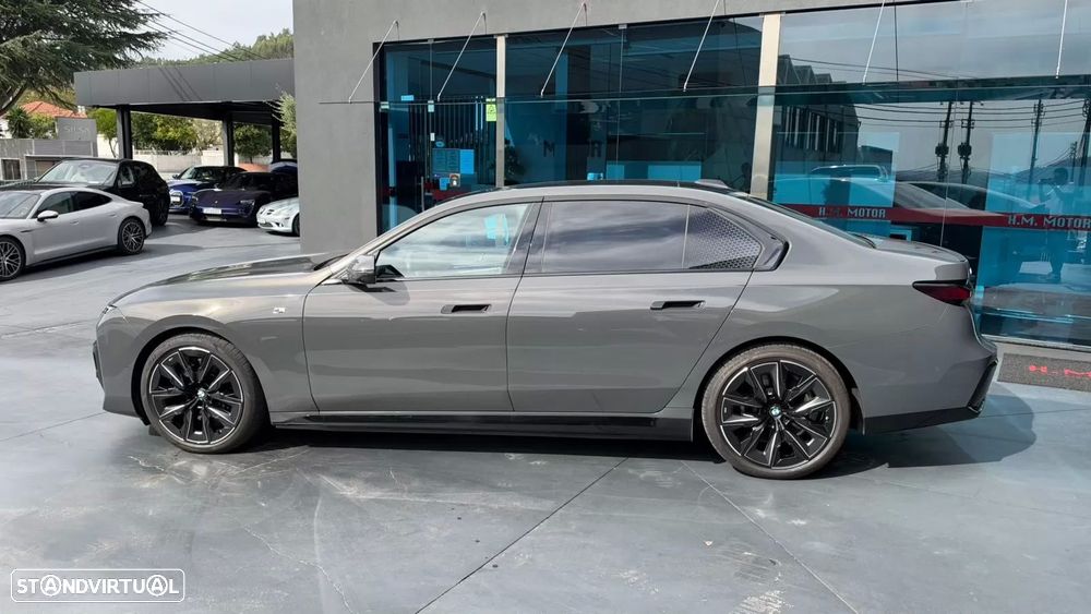 BMW i7 xDrive60 Pack Desportivo M Pro - 8