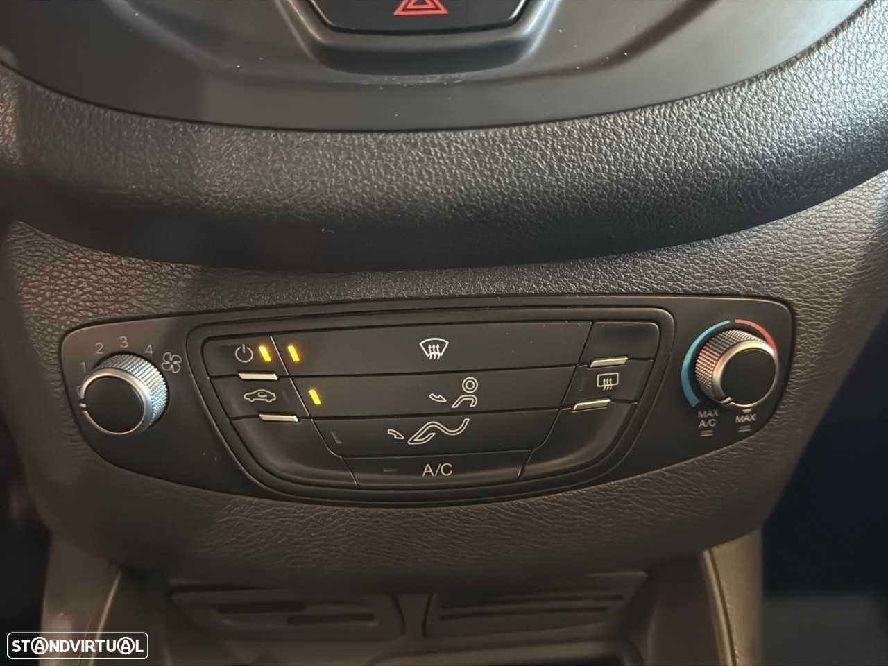 Ford Transit Connect - 13