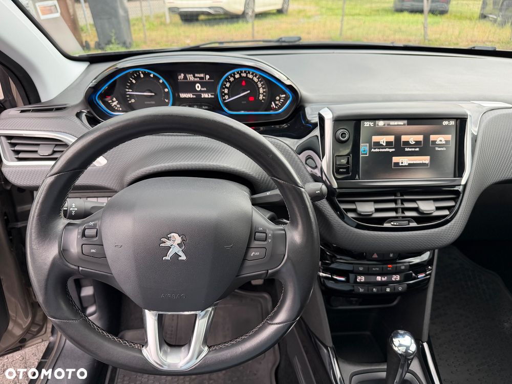 Peugeot 2008 1.6 VTi Allure - 23