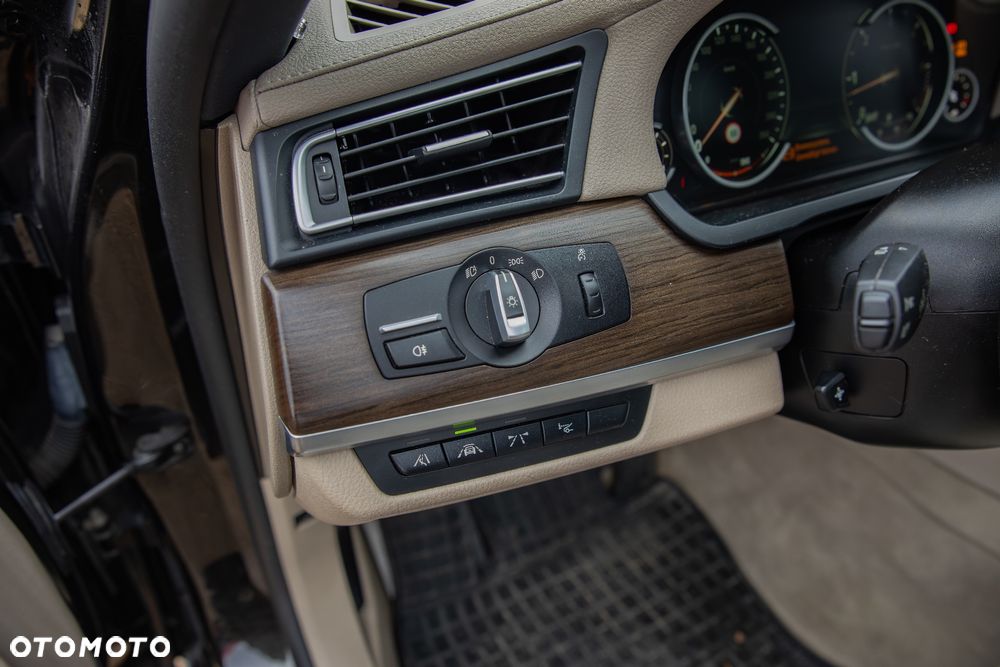 BMW Seria 7 740d xDrive - 11