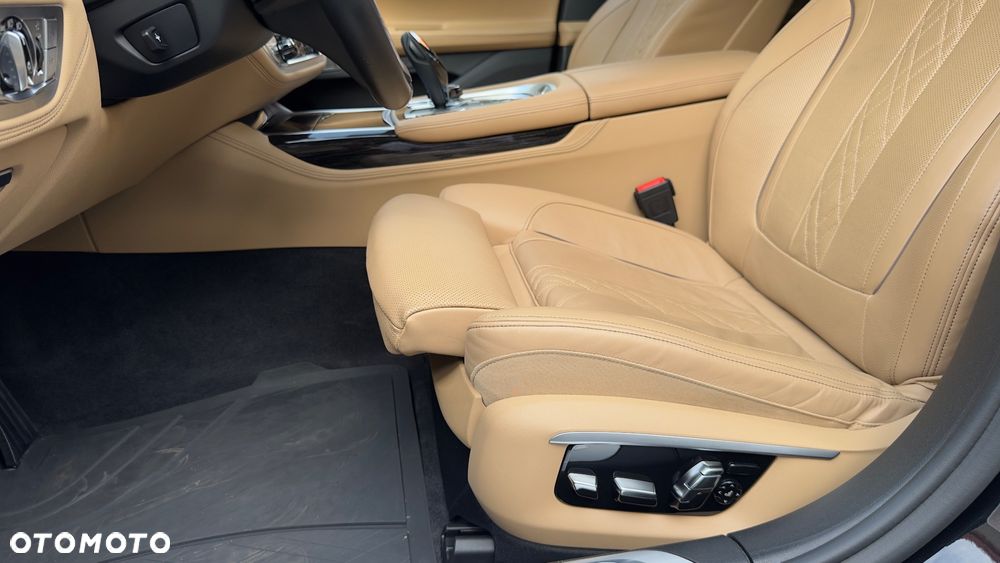 BMW Seria 7 740d xDrive - 13