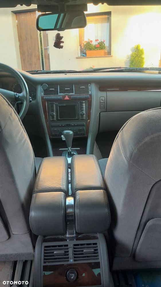 Audi A8 2.8 Quattro Tiptronic - 12