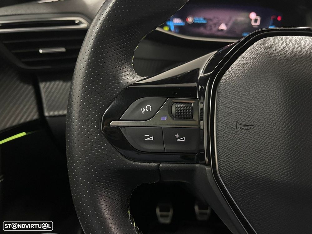 Peugeot 2008 1.2 PureTech GT Line - 35