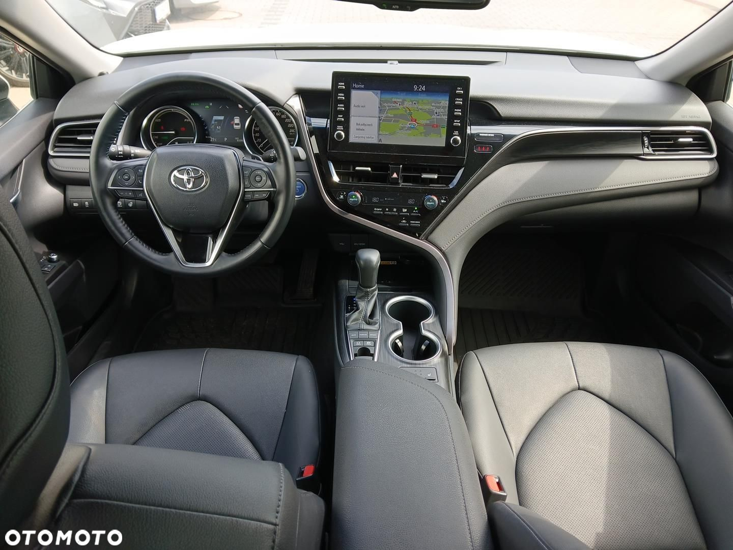 Toyota Camry - 12