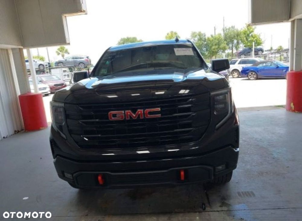 GMC Sierra - 2