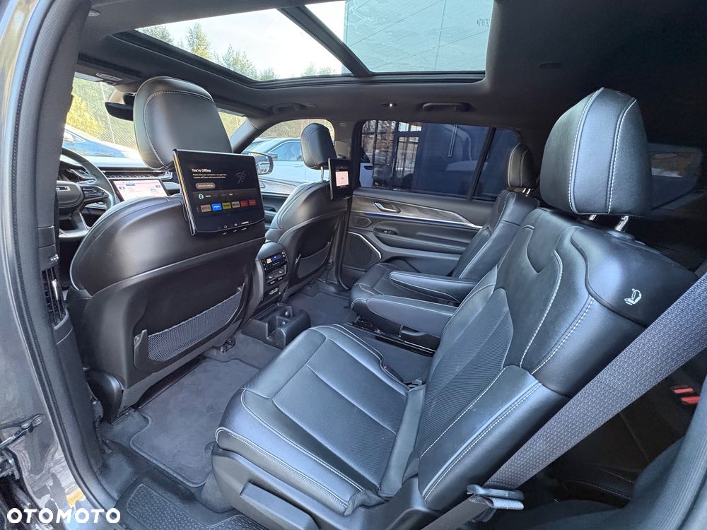 Jeep Grand Cherokee - 17