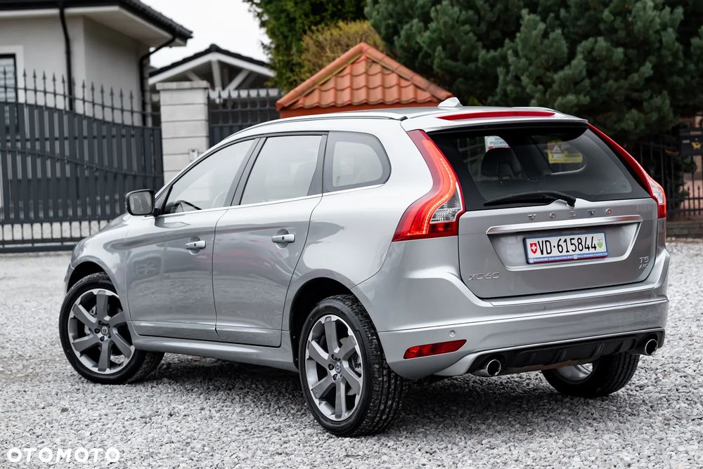 Volvo XC 60 T5 AWD R-Design Momentum EU6 - 14