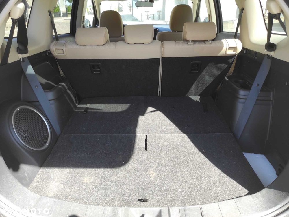Mitsubishi Outlander - 7