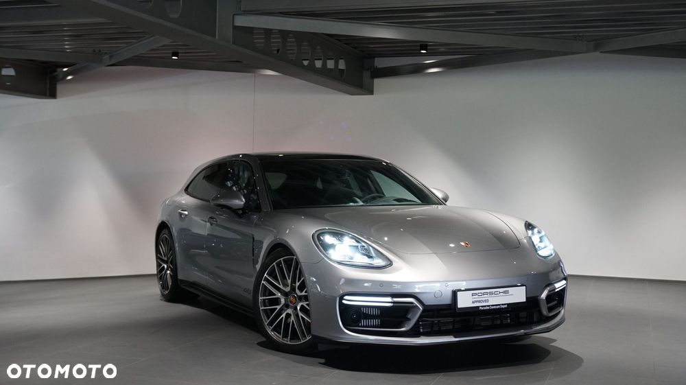 Porsche Panamera GTS Sport Turismo - 12